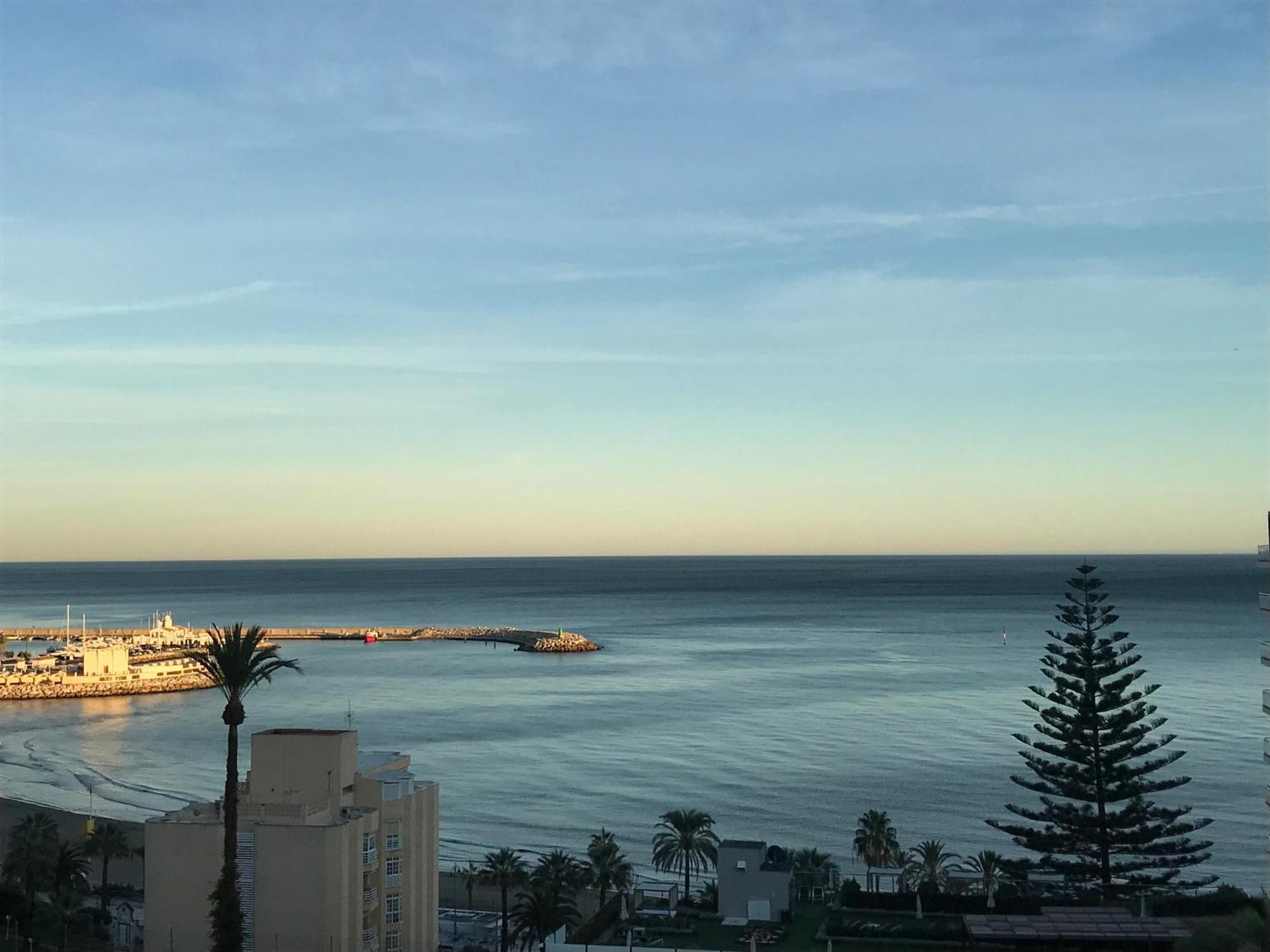 Апартаменти Vistas Al Mar Y Al Puerto Deportivo Бенальмадена Екстер'єр фото